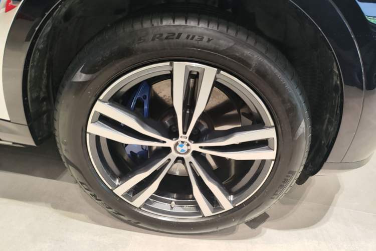 Used BMW X7 2023 xDrive40i Luxury M Sport Package Exterior 4