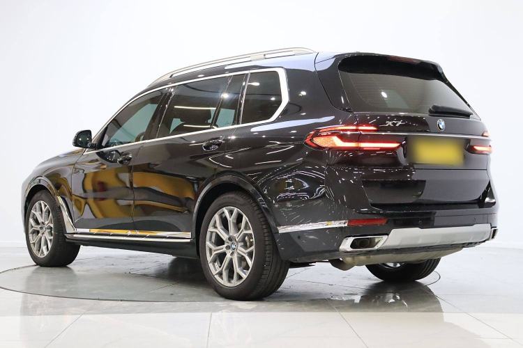 Used BMW X7 2023 xDrive40i Luxury Package with Leading Features Exterior 4
