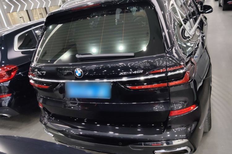 Used BMW X7 2023 xDrive40i Luxury M Sport Package Exterior 4