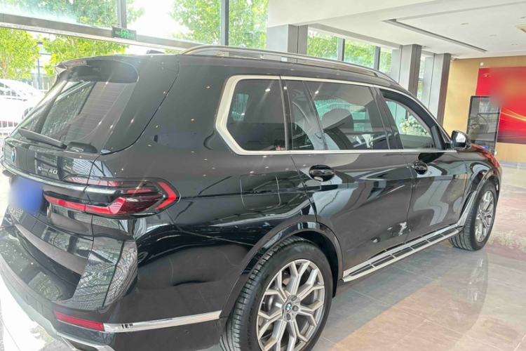Used BMW X7 2023 xDrive40i Luxury Package with Leading Features Exterior 4
