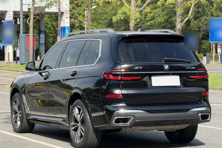Used BMW X7 2023 xDrive40i Luxury M Sport Package Exterior 4