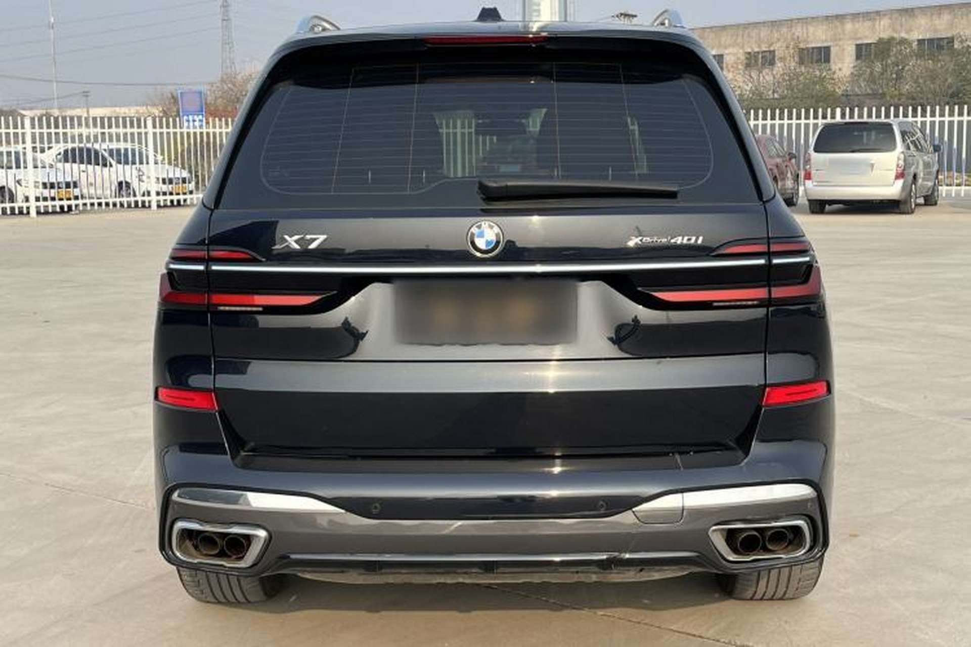 Used BMW X7 2023 xDrive40i Luxury M Sport Package Exterior 4