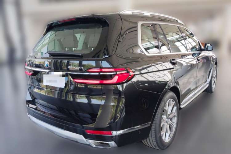 Used BMW X7 2023 xDrive40i Luxury Package with Leading Features Exterior 5