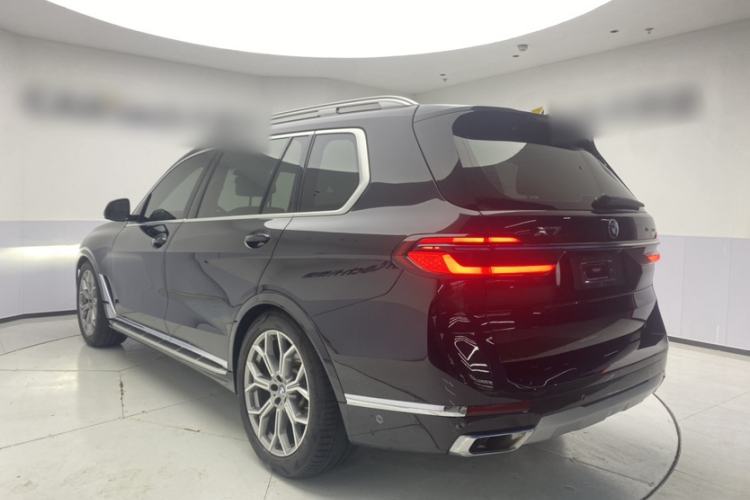 Used BMW X7 2023 xDrive40i Luxury Package with Leading Features Exterior 5