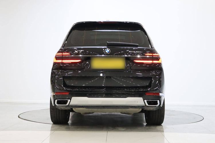 Used BMW X7 2023 xDrive40i Luxury Package with Leading Features Exterior 5