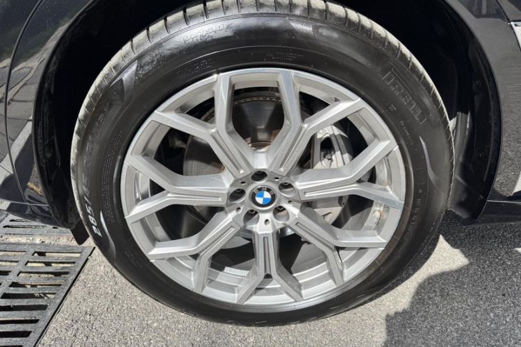 Used BMW X7 2023 xDrive40i Luxury Package with Leading Features Exterior 5