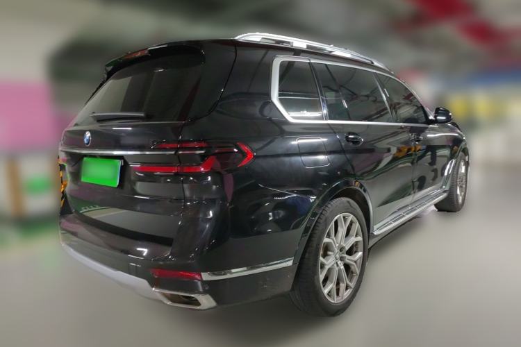 Used BMW X7 2023 xDrive40i Luxury Package with Leading Features Exterior 5