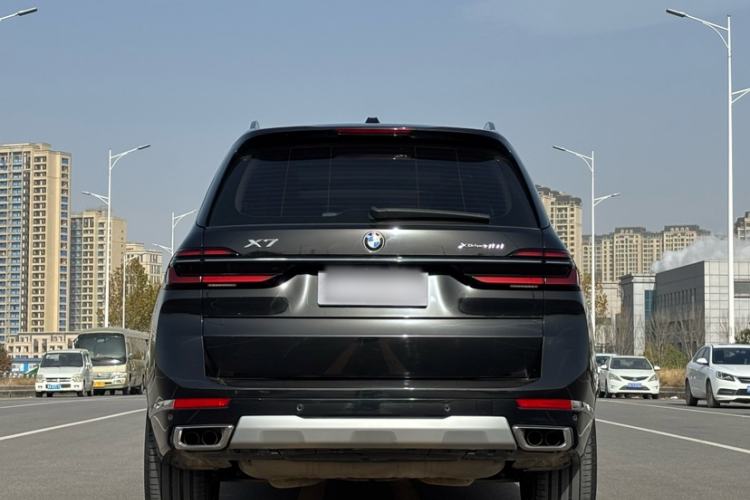 Used BMW X7 2023 xDrive40i Luxury Package with Leading Features Exterior 5