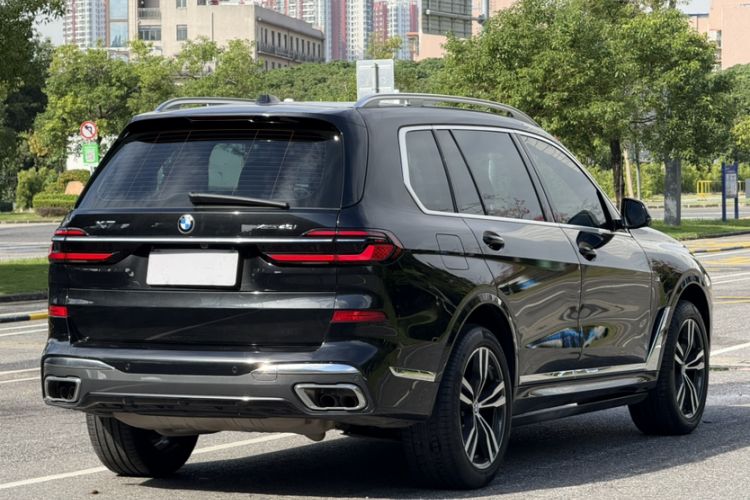 Used BMW X7 2023 xDrive40i Luxury M Sport Package Exterior 5