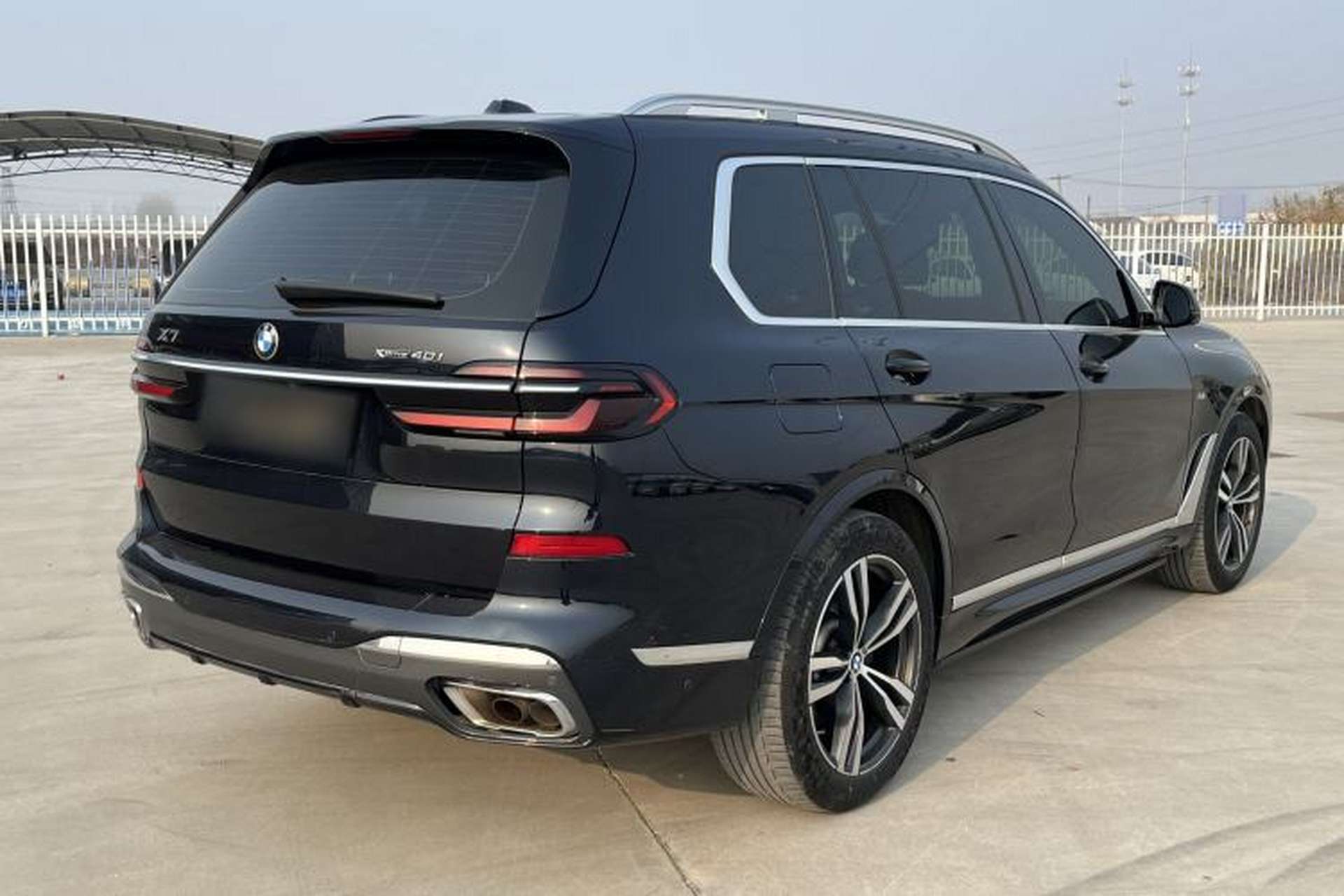 Used BMW X7 2023 xDrive40i Luxury M Sport Package Exterior 5