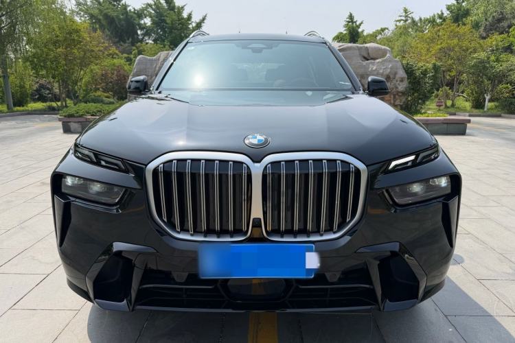 Used BMW X7 2023 xDrive40i Luxury M Sport Package Exterior 6