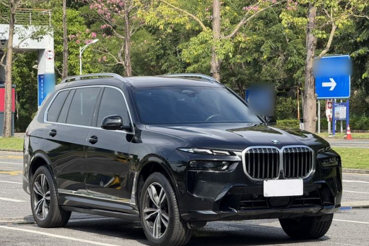 Used BMW X7 2023 xDrive40i Luxury M Sport Package Exterior 6