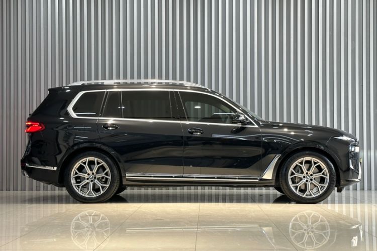 Used BMW X7 2023 xDrive40i Luxury Package with Leading Features Exterior 7