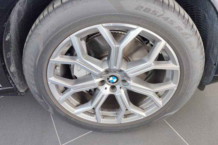 Used BMW X7 2023 xDrive40i Luxury Package with Leading Features Exterior 7