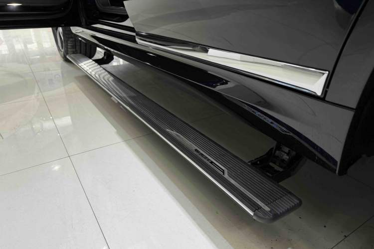 Used BMW X7 2023 xDrive40i Luxury M Sport Package Exterior 7