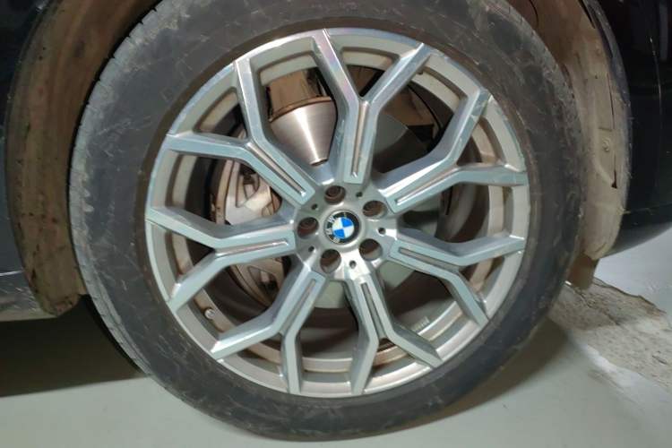 Used BMW X7 2023 xDrive40i Luxury Package with Leading Features Exterior 7