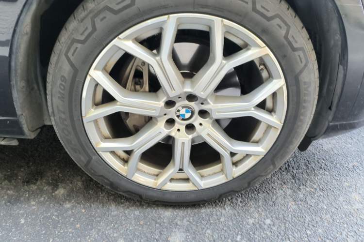 Used BMW X7 2023 xDrive40i Luxury Package with Leading Features Exterior 7