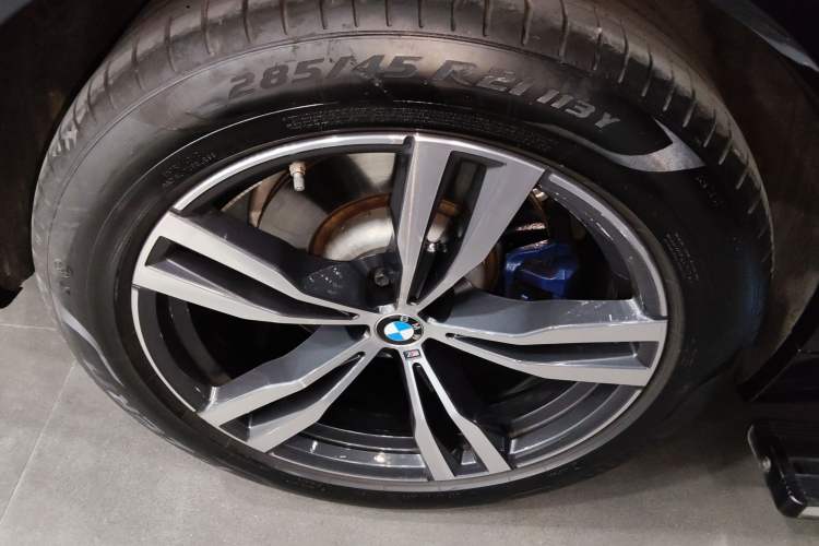 Used BMW X7 2023 xDrive40i Luxury M Sport Package Exterior 8