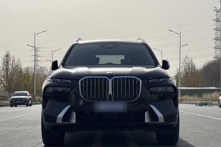 Used BMW X7 2023 xDrive40i Luxury Package with Leading Features Exterior 8