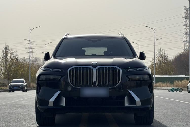 Used BMW X7 2023 xDrive40i Luxury Package with Leading Features Exterior 8