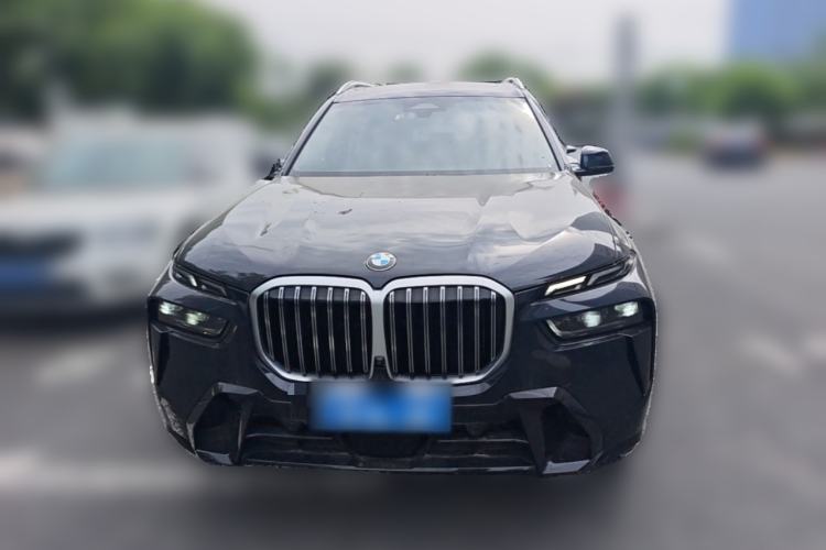 Used BMW X7 2023 xDrive40i Luxury Package with Leading Features Front