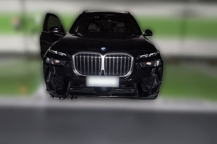 Used BMW X7 2023 xDrive40i Luxury M Sport Package Front
