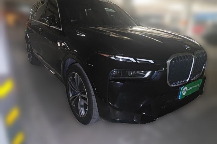 Used BMW X7 2023 xDrive40i Luxury M Sport Package Front Right 45 Deg