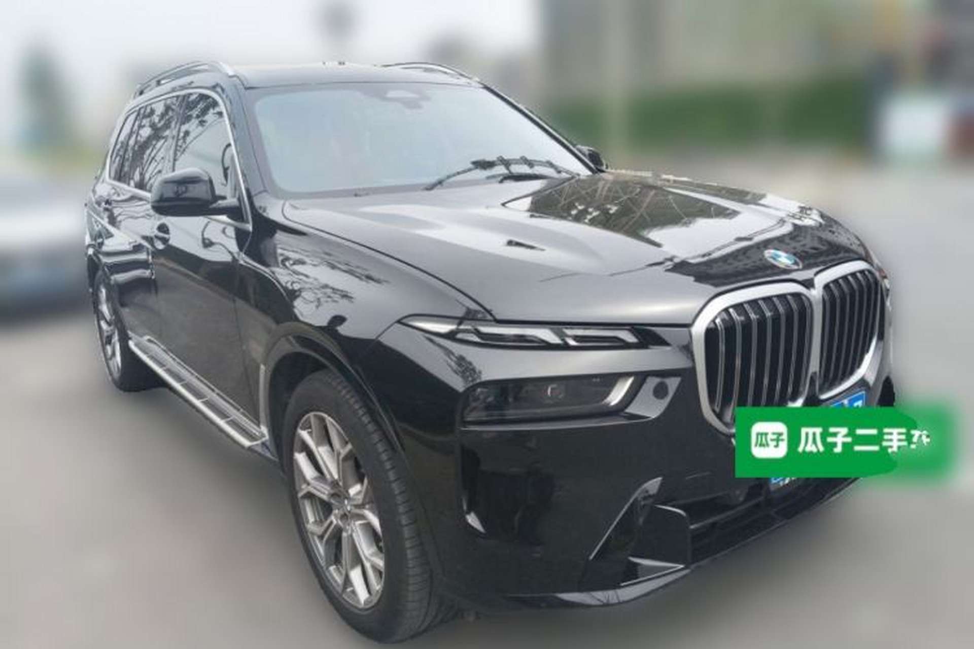 Used BMW X7 2023 xDrive40i Luxury Package with Leading Features Front Right 45 Deg