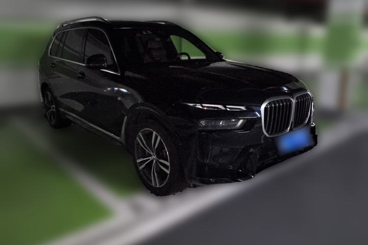 Used BMW X7 2023 xDrive40i Luxury M Sport Package Front Right 45 Deg
