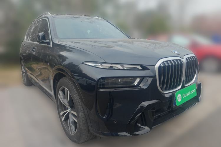 Used BMW X7 2023 xDrive40i Luxury M Sport Package Front Right 45 Deg