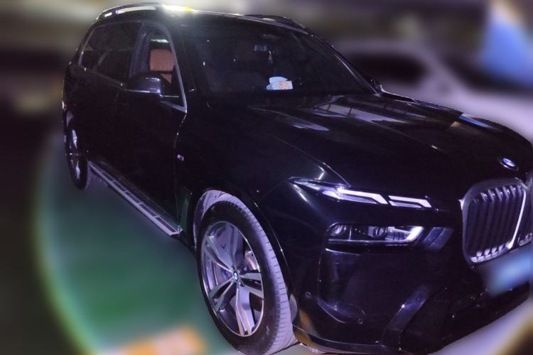 Used BMW X7 2023 xDrive40i Luxury M Sport Package Front Right 45 Deg