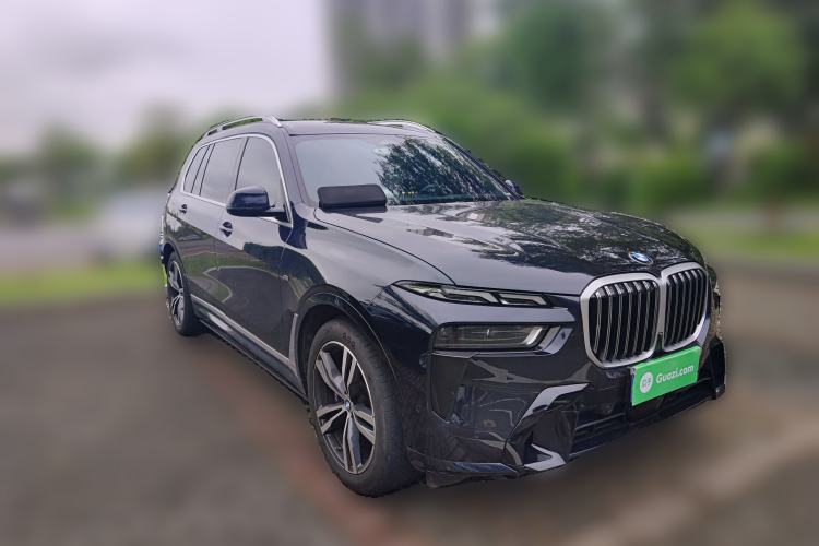Used BMW X7 2023 xDrive40i Luxury M Sport Package Front Right 45 Deg