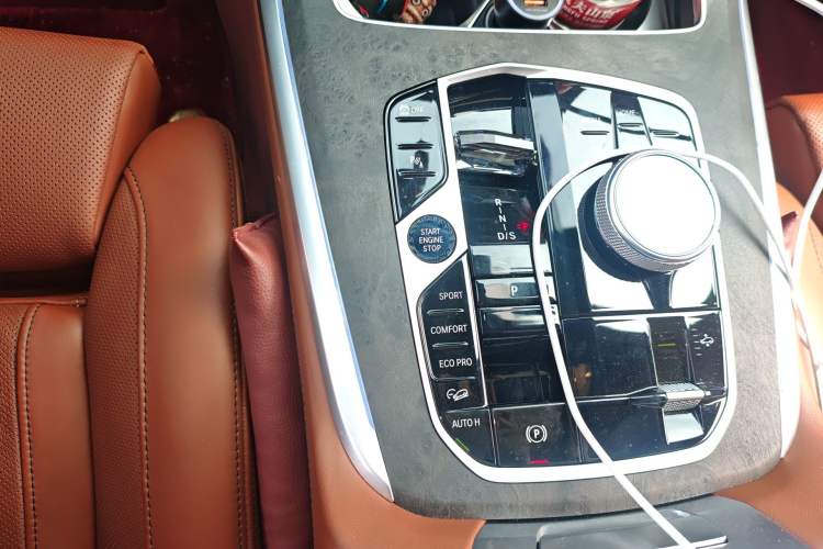 Used BMW X7 2023 xDrive40i Luxury M Sport Package Gear Lever