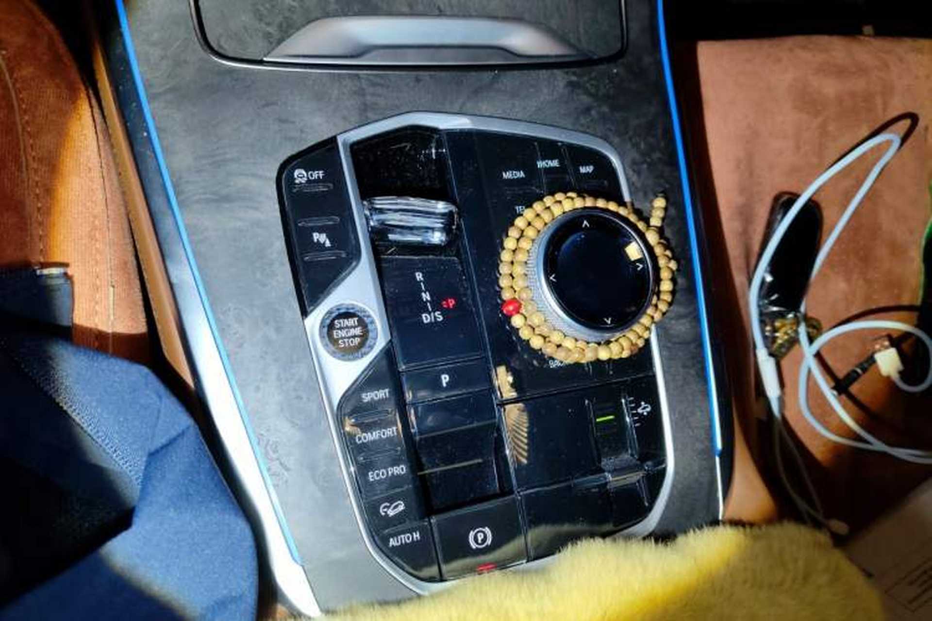 Used BMW X7 2023 xDrive40i Luxury M Sport Package Gear Lever