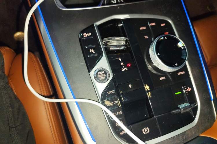 Used BMW X7 2023 xDrive40i Luxury M Sport Package Gear Lever