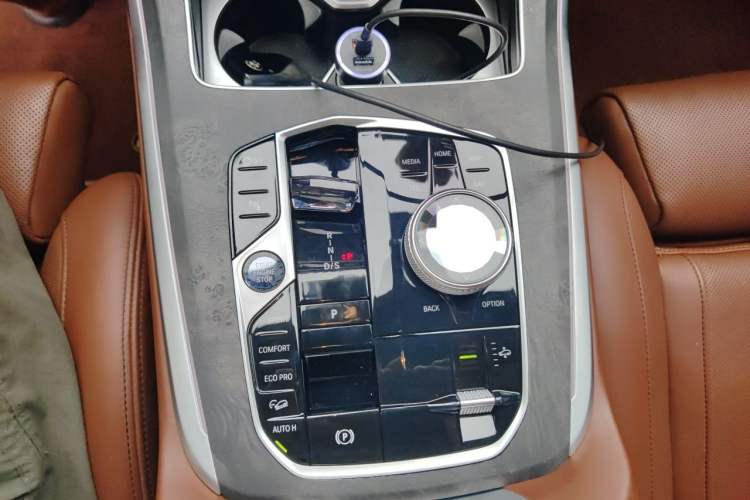 Used BMW X7 2023 xDrive40i Luxury M Sport Package Gear Lever