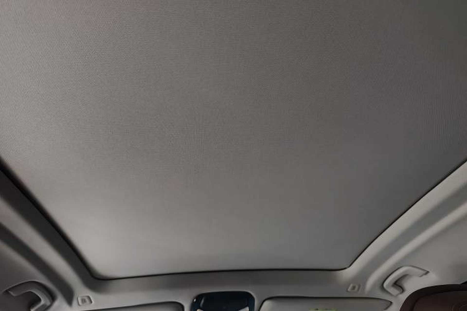 Used BMW X7 2023 xDrive40i Luxury Package with Leading Features Headliner