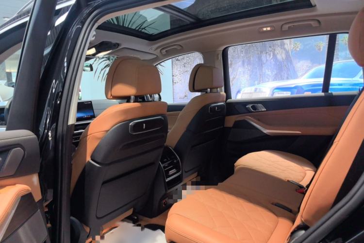 Used BMW X7 2023 xDrive40i Luxury Package with Leading Features Interior 1