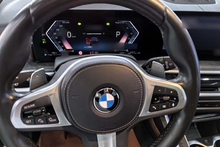 Used BMW X7 2023 xDrive40i Luxury M Sport Package Interior 1