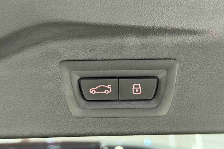 Used BMW X7 2023 xDrive40i Luxury M Sport Package Interior 1