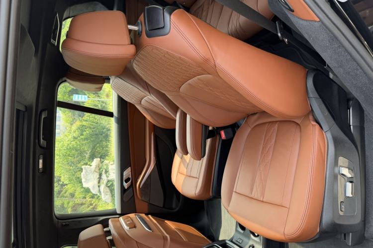 Used BMW X7 2023 xDrive40i Luxury M Sport Package Interior 10