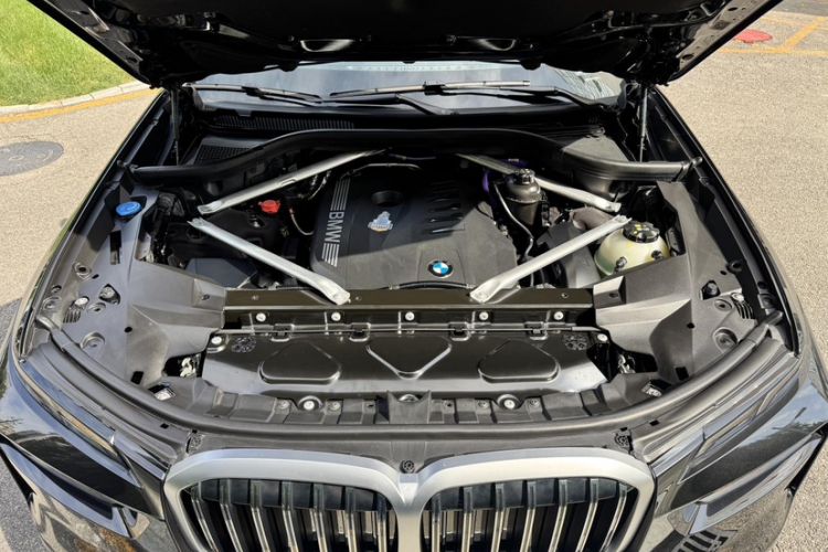 Used BMW X7 2023 xDrive40i Luxury Package with Leading Features Interior 10