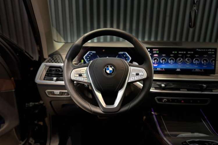 Used BMW X7 2023 xDrive40i Luxury Package with Leading Features Interior 2