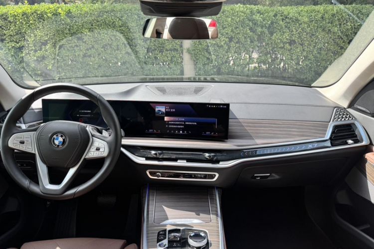 Used BMW X7 2023 xDrive40i Luxury Package with Leading Features Interior 2