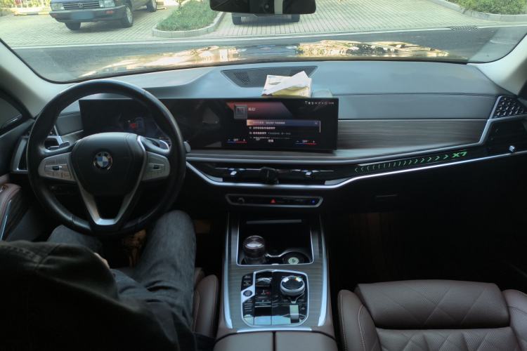 Used BMW X7 2023 xDrive40i Luxury Package with Leading Features Interior 2