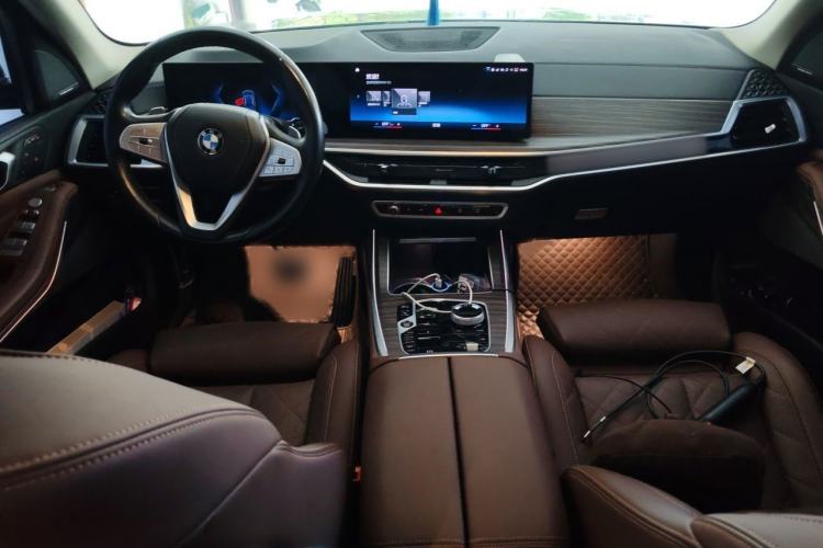 Used BMW X7 2023 xDrive40i Luxury Package with Leading Features Interior 2