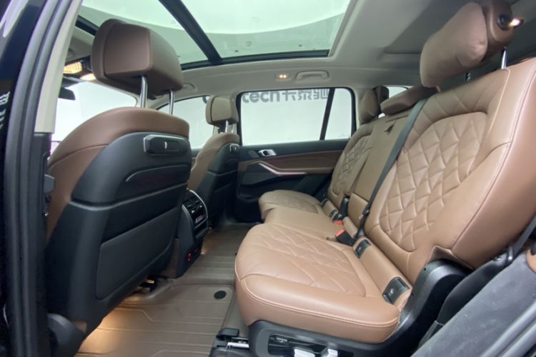 Used BMW X7 2023 xDrive40i Luxury Package with Leading Features Interior 3