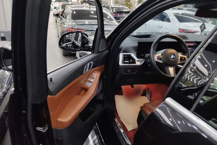 Used BMW X7 2023 xDrive40i Luxury M Sport Package Interior 3