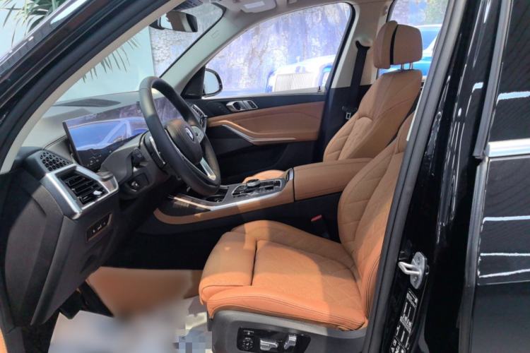 Used BMW X7 2023 xDrive40i Luxury Package with Leading Features Interior 4