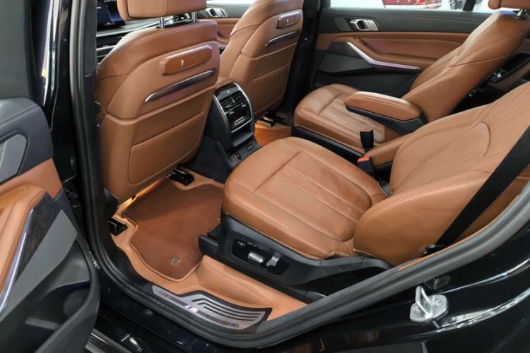Used BMW X7 2023 xDrive40i Luxury M Sport Package Interior 4
